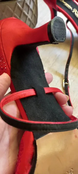 Zapatos Bailes Latinos Rojos con Brillantes