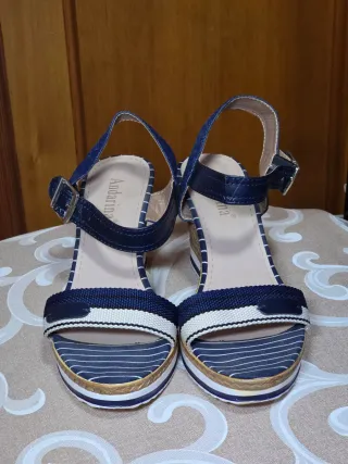 Sandalias de cuña azules Andarina Talla 39