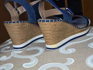Sandalias de cuña azules Andarina Talla 39