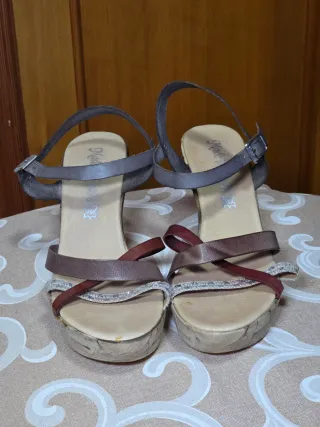 Sandalias de plataforma con tiras