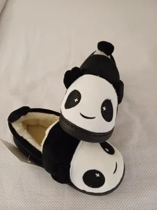Zapatillas infantiles panda