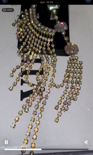 Pendientes pedrería dorados y multicolor
