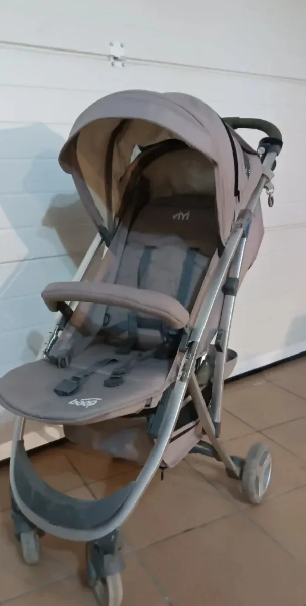 Silla de paseo para bebé color gris