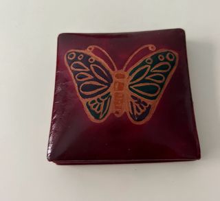 Monedero estampado mariposa
