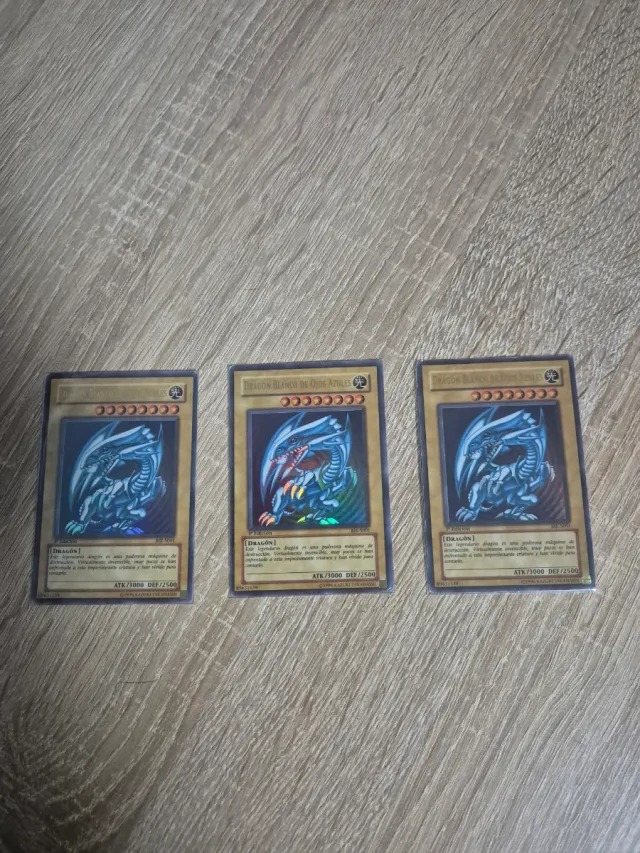 3x Dragón Blanco de Ojos Azules Yu-Gi-Oh!