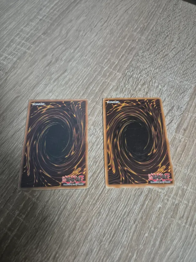 Mago Oscuro y Dragón Negro Ojos Rojos Yu-Gi-Oh!