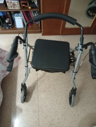 Andador Plegable con Asiento