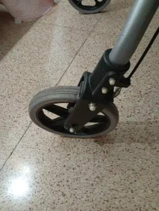 Andador Plegable con Asiento