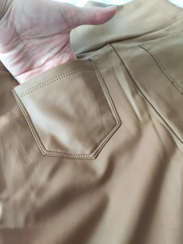 Legging polipiel con bolsillos