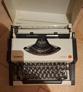 Máquina de escribir Olympia Traveller