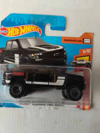 Hot Wheels 13 Chevy Silverado Trail Boss LT