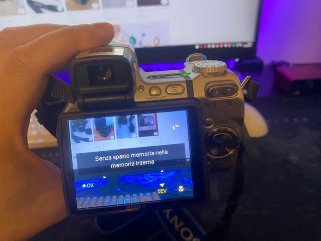 Sony DSC-H9 Fotocamera Digitale 8.1 MP