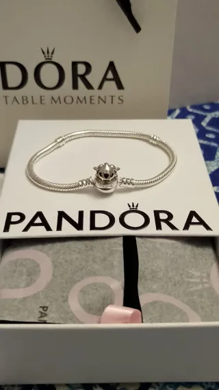 Pulsera Pandora , lleva caja y bolsa 
