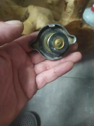 Gilera Honda nsr Derbi gpr Rieju tapon radiador 