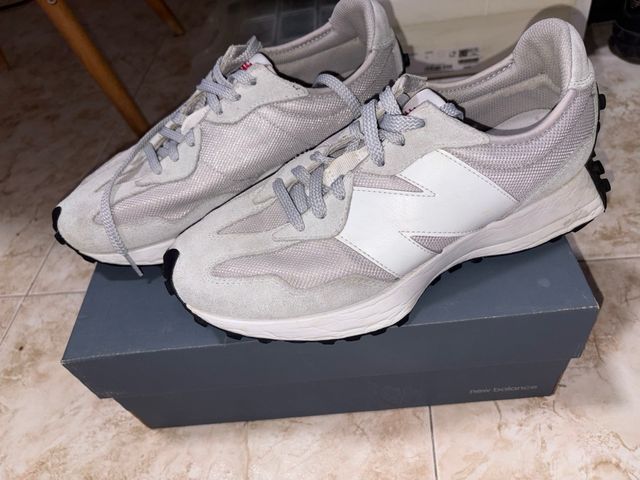 Zapatillas New Balance Gris y Blanco