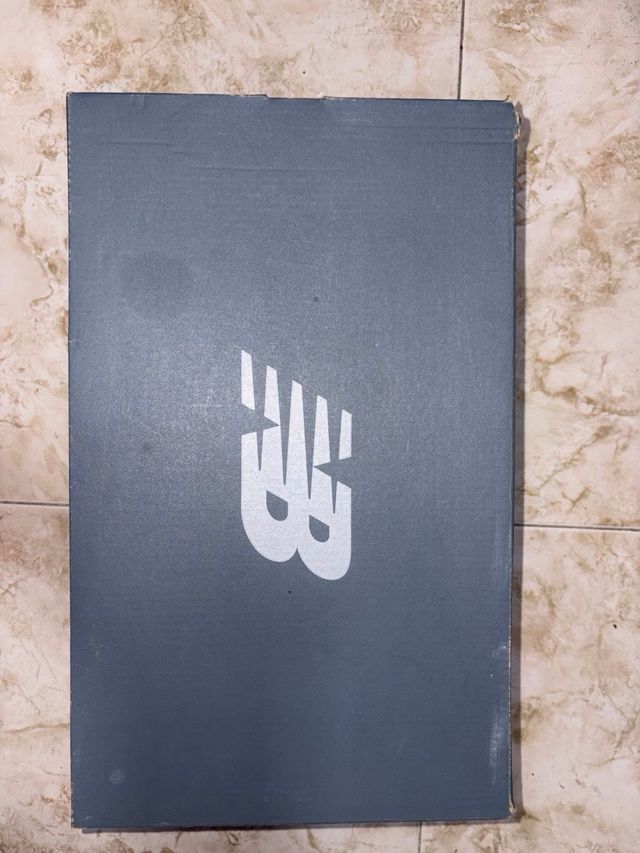 Zapatillas New Balance Gris y Blanco