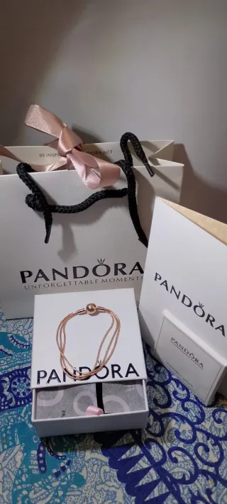 Pulsera Pandora Oro Rosa. Lleva caja y bolsa 