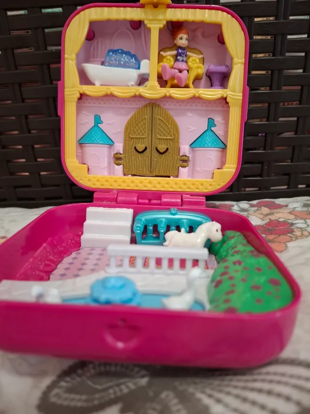 Polly Pocket Scatola Rosa a Forma di Regalo