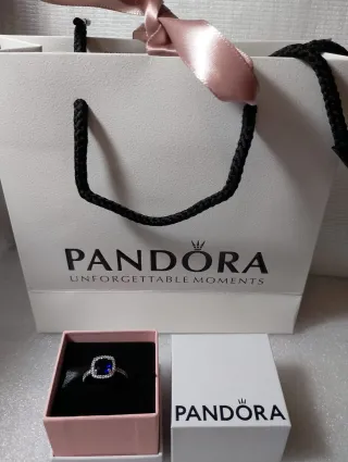 Anillo Pandora Azul y Plata, lleva caja y bolsa 