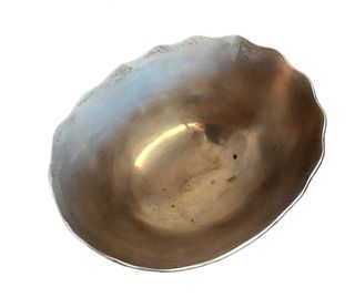 Frutero antiguo de plata con patas