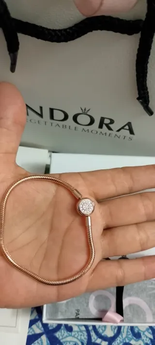 Pulsera Pandora Oro Rosa. Lleva caja y bolsa 

