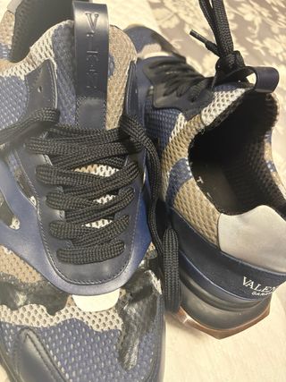 Scarpe blu multicolore da uomo Valentino
Origine