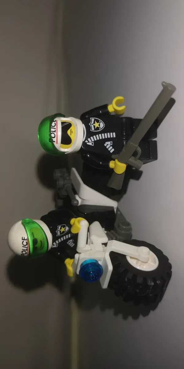 Lote Figuras Lego policías y ladrones lejano Oeste