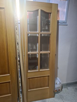 Puertas de madera con cristal y puertas de madera 