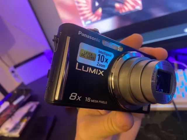 Panasonic Lumix DMC-FH24