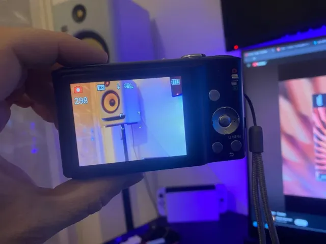 Panasonic Lumix DMC-FH24