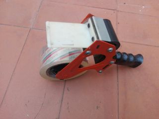 Cinta adhesiva con dispensador