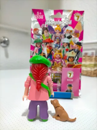 Chica con perro Playmobil serie 7.
