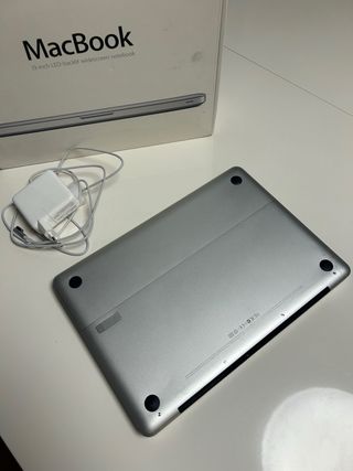 MacBook 13 2,4ghz 8GB RAM SSD 250