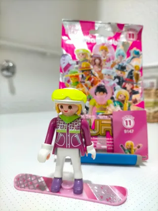 Chica snowboard Playmobil serie 11.