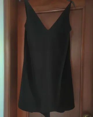 Vestido preto costas abertas