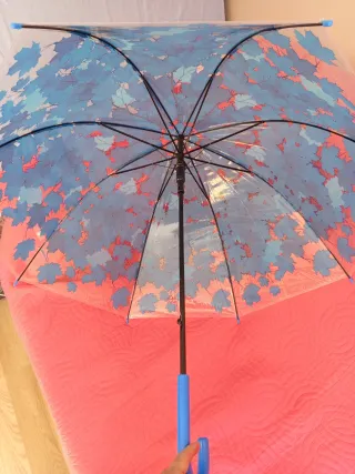 Paraguas transparentes con diseño de colores
