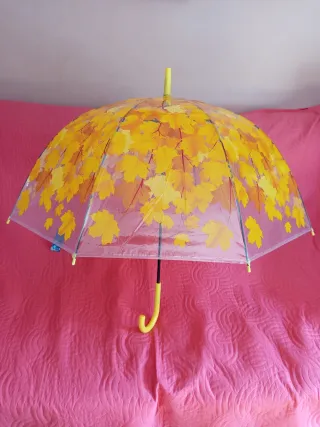 Paraguas transparentes con diseño de colores