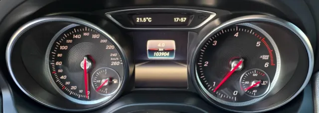 Mercedes-Benz Clase CLA 180d 2017  99.000KM REALES