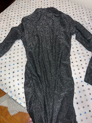 Vestido plateado brillante ajustado