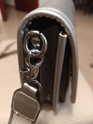 Bolso de señora plateado