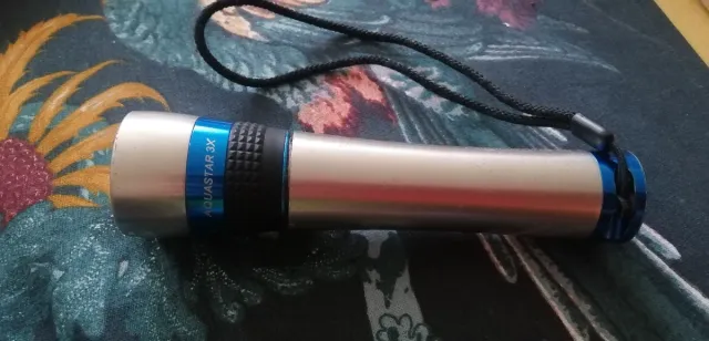 Linterna LED 3W 160 lúmenes sumergible