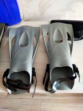 Aletas de buceo y snorkel (4 pares)