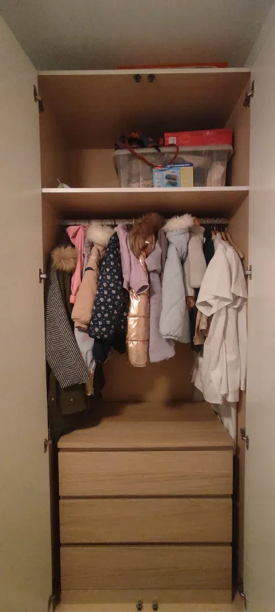 Cajonera de madera con 3 cajones