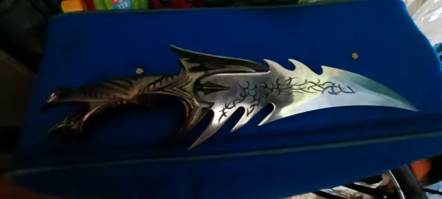 Daga de dragón decorativa