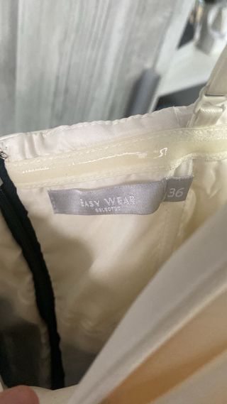 Vestido negro y blanco con lazo