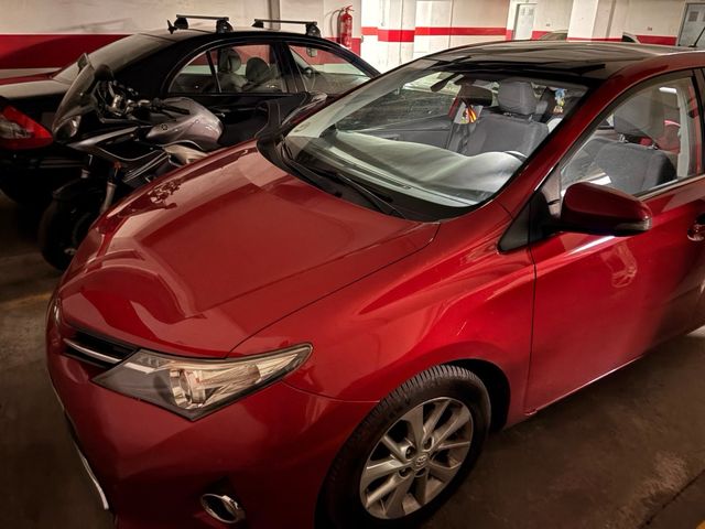Toyota Auris 2014