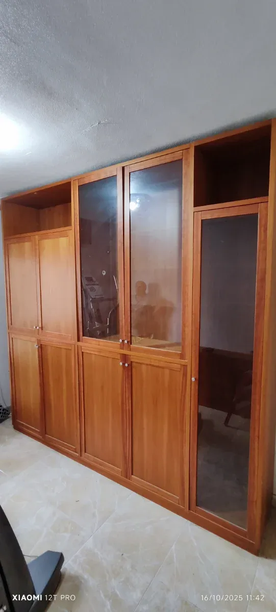 ARMARIO VITRINA CON CAMAS  GRAN CALIDAD