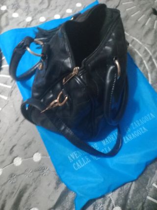 Bolso de mano negro