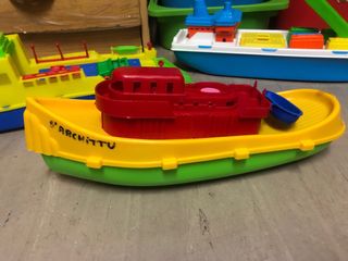 pack de 7 Barcos grandes de plástico