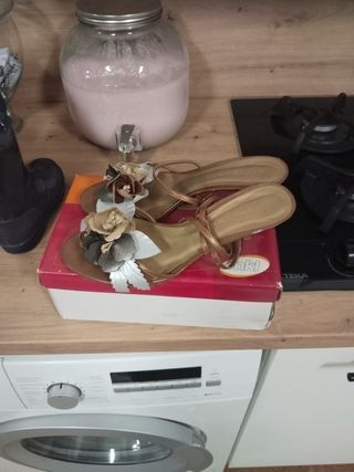 Sandalias Sacha London fiesta doradas talla 37